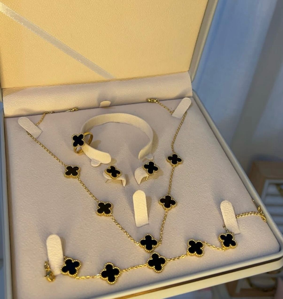 Clover combo set -Black colour